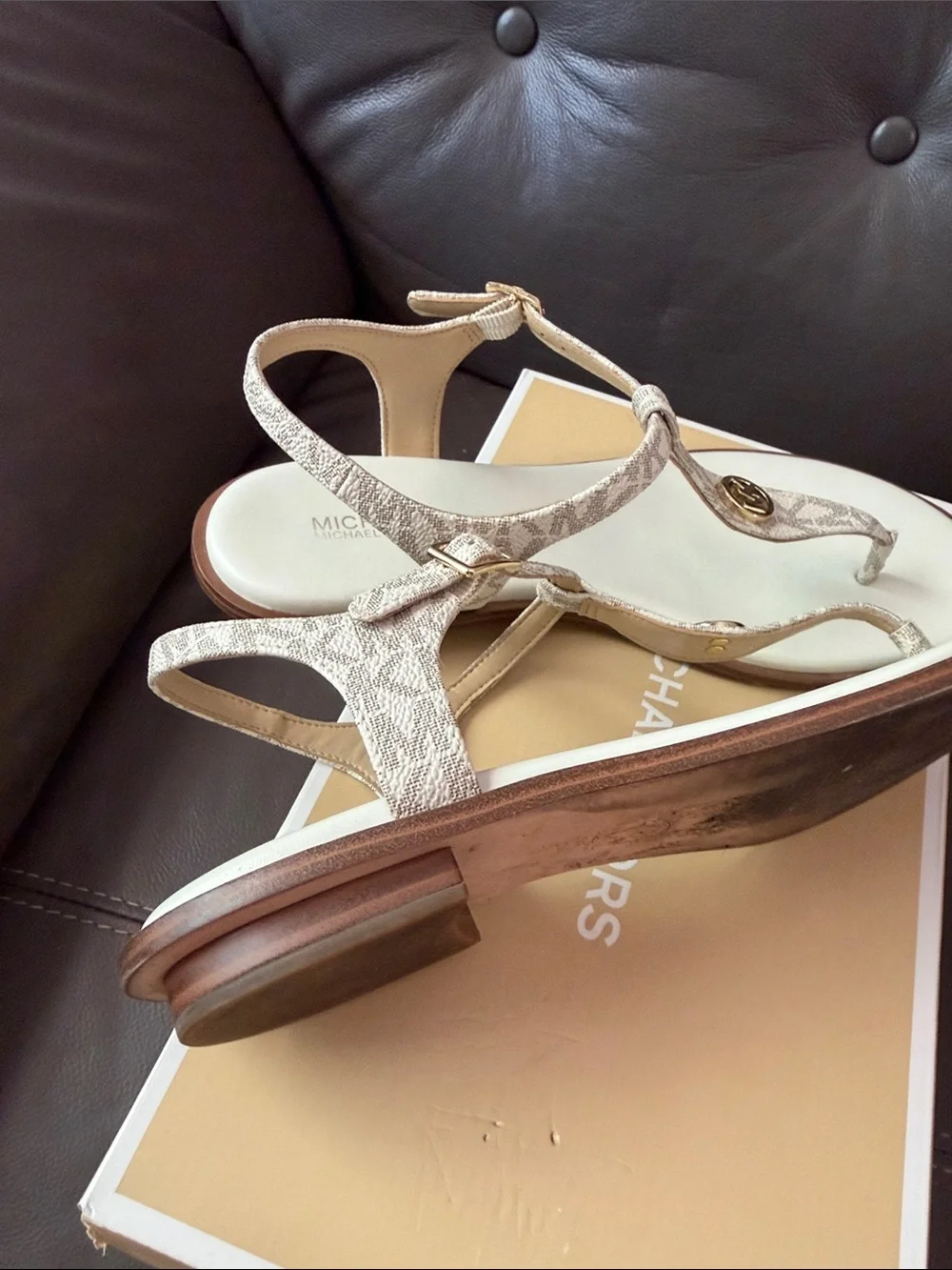 Women’s Michael Kors Vanilla Mallory Thong T-Strap Slingback Sandals Size 9 - Picture 6 of 11